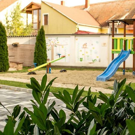 Apartamento Platina Apartman Sárvár Exterior foto